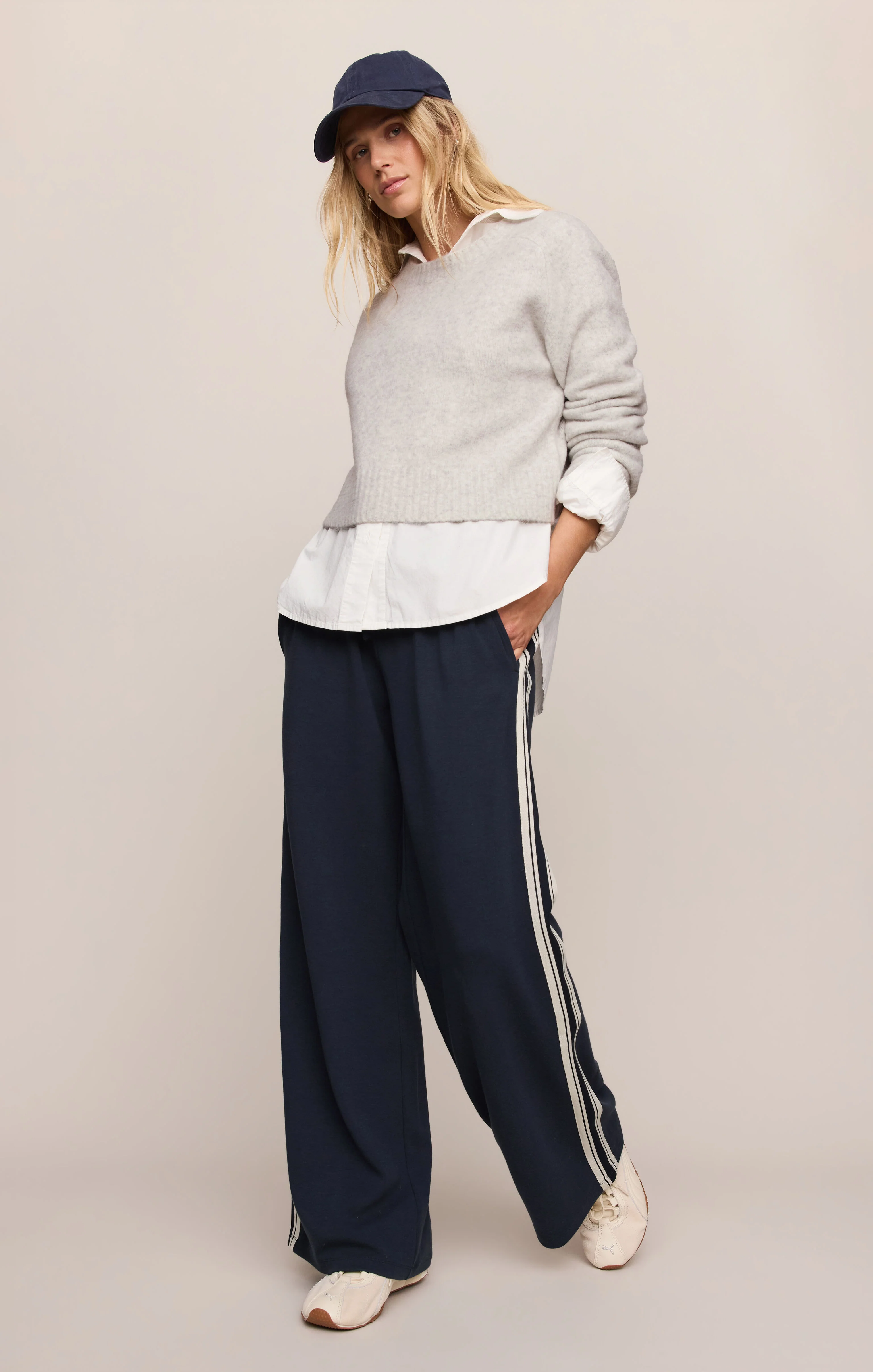 Stand In Cropped Sweater - Image 12